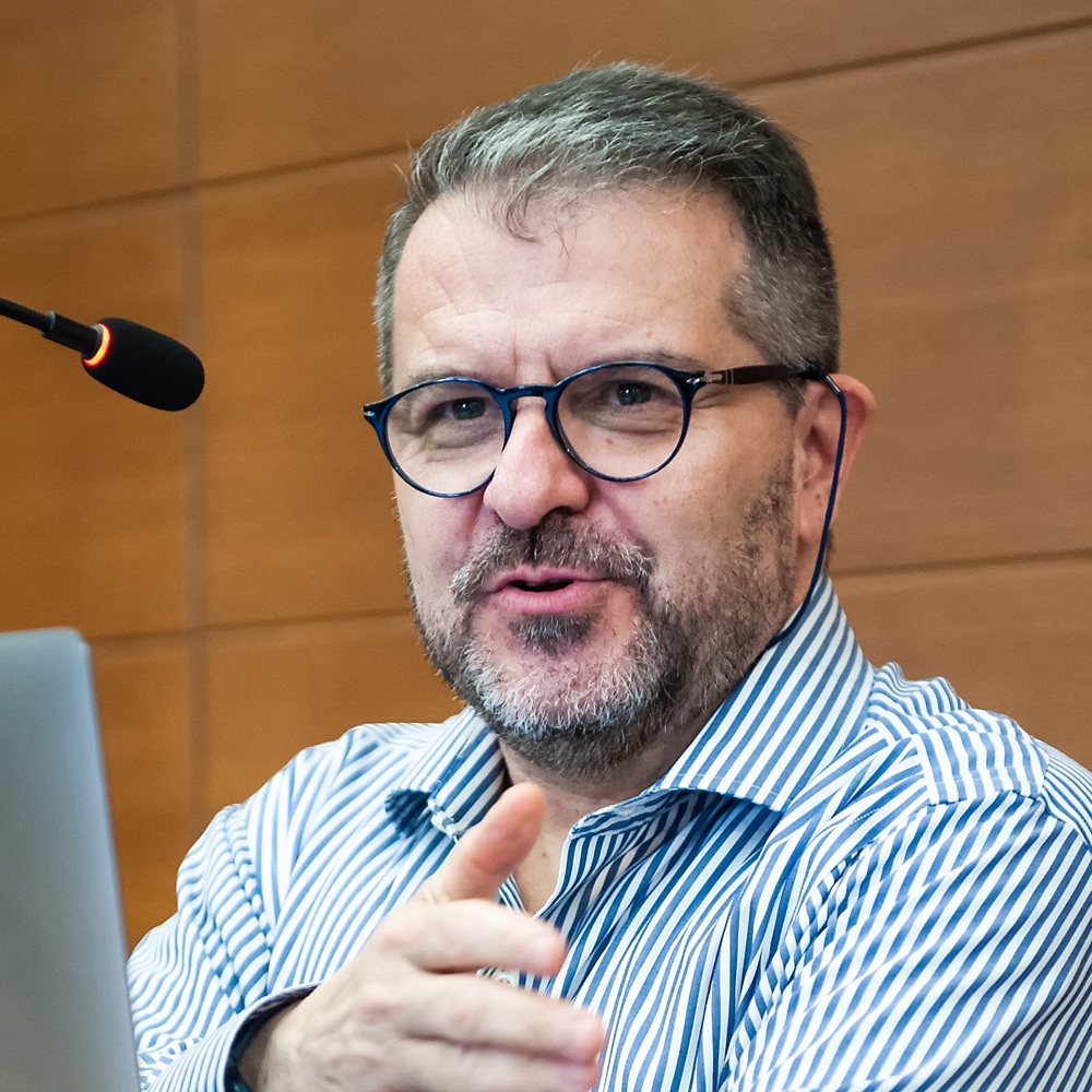 MARIO DE CARO